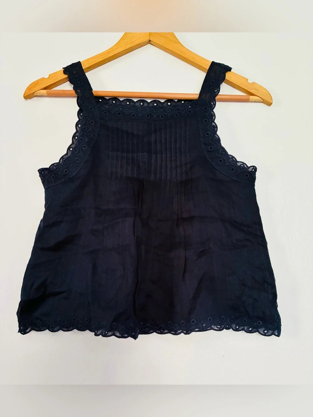 J.Crew. Scallop-trim tank top in ramie.Navy blue. XXS. New without tags.